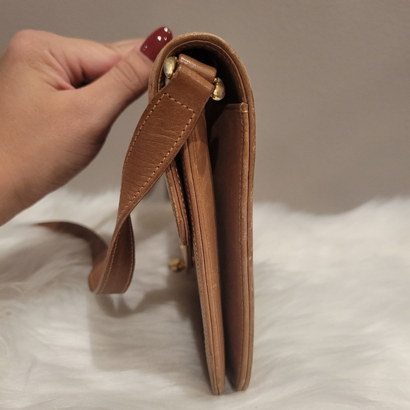 Authentic Vintage Gucci Horseshoe Shoulder Bag - Picture 6 of 13